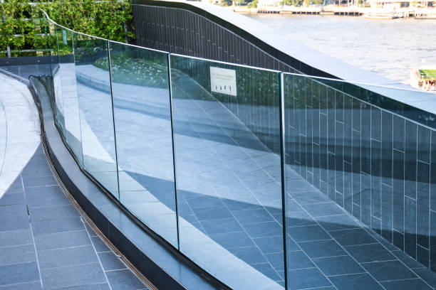 tempered laminated glass railing balustrade panels frame less ,safety glass for modern architectural buildings.